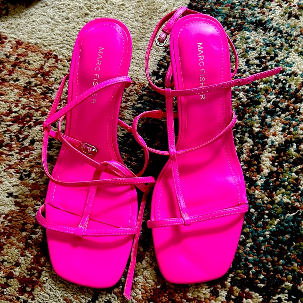 very sexy pink shoe by Marc Fisher!